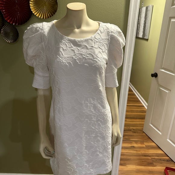 Lilly Pulitzer - Picture 2 of 8